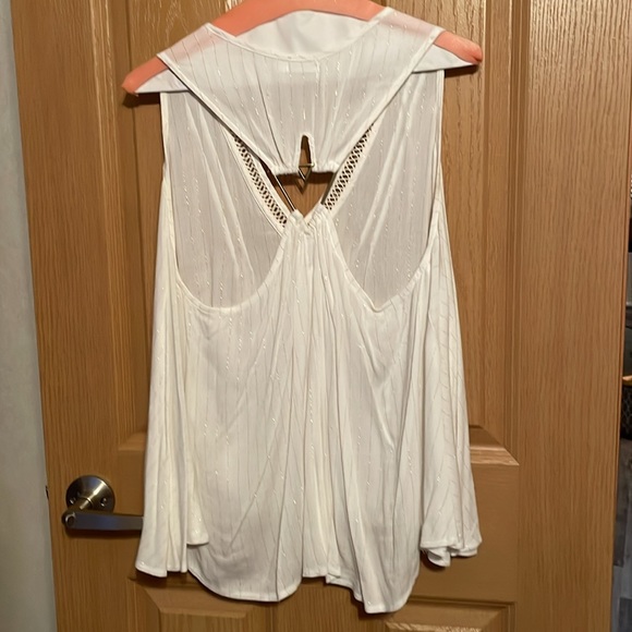 An M rayon flowy, cream w/ gold stripes, razor back, high/low tank top, Size L - Picture 5 of 6